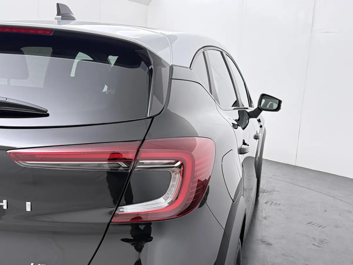 1.8 HEV AT Black Edition Black Edition | € 2.000 Korting! | Achteruitrijcamera | Apple Carplay/Android Auto | Climate Control | Cruise Control | Stoelverwarming