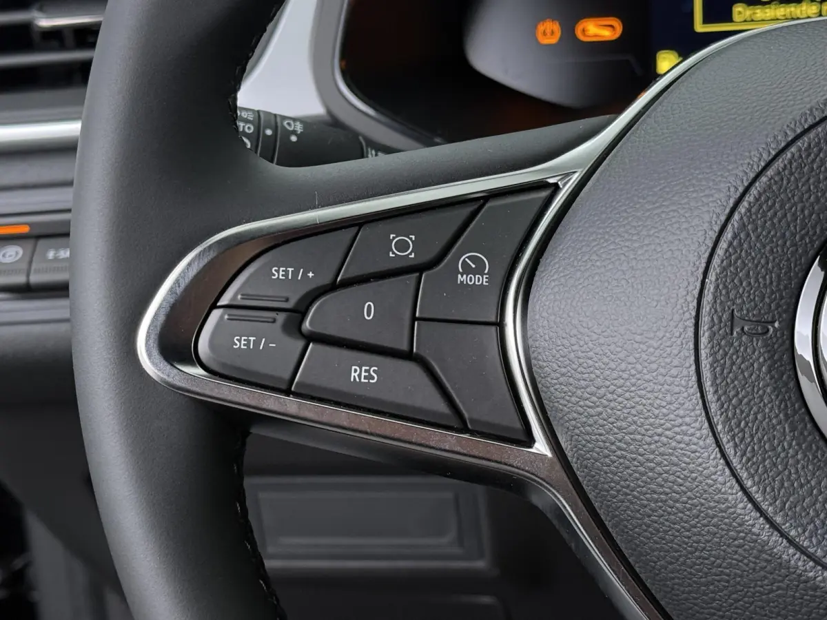 1.8 HEV AT Black Edition Black Edition | € 2.000 Korting! | Achteruitrijcamera | Apple Carplay/Android Auto | Climate Control | Cruise Control | Stoelverwarming