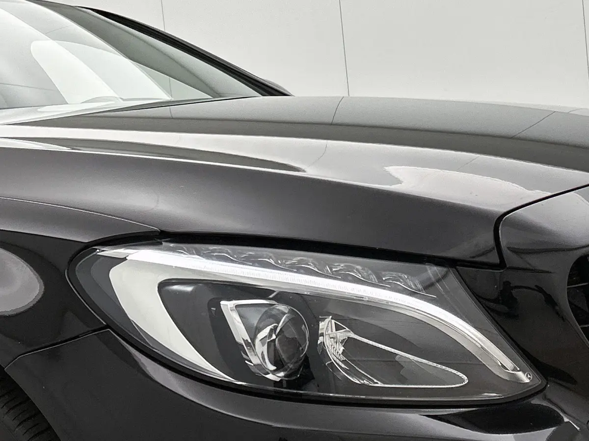 350 e Lease Edition | Sfeerverlichting | Stoelverwarming | Achteruitrijcamera | Parkeersensoren |