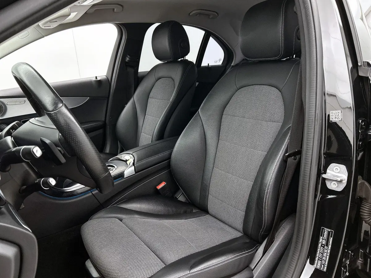 350 e Lease Edition | Sfeerverlichting | Stoelverwarming | Achteruitrijcamera | Parkeersensoren |