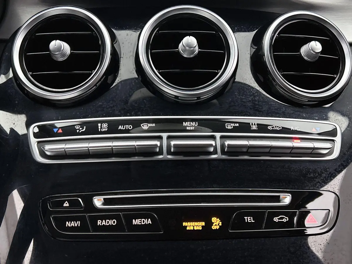 350 e Lease Edition | Sfeerverlichting | Stoelverwarming | Achteruitrijcamera | Parkeersensoren |