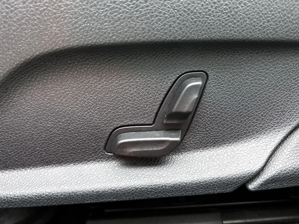 350 e Lease Edition | Sfeerverlichting | Stoelverwarming | Achteruitrijcamera | Parkeersensoren |