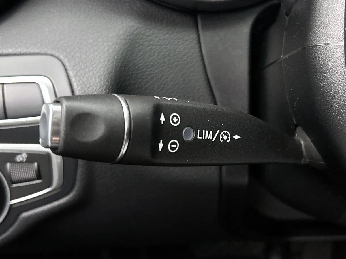 350 e Lease Edition | Sfeerverlichting | Stoelverwarming | Achteruitrijcamera | Parkeersensoren |
