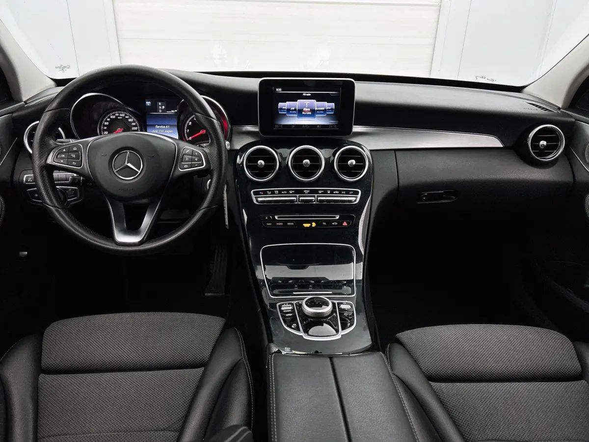 350 e Lease Edition | Sfeerverlichting | Stoelverwarming | Achteruitrijcamera | Parkeersensoren |