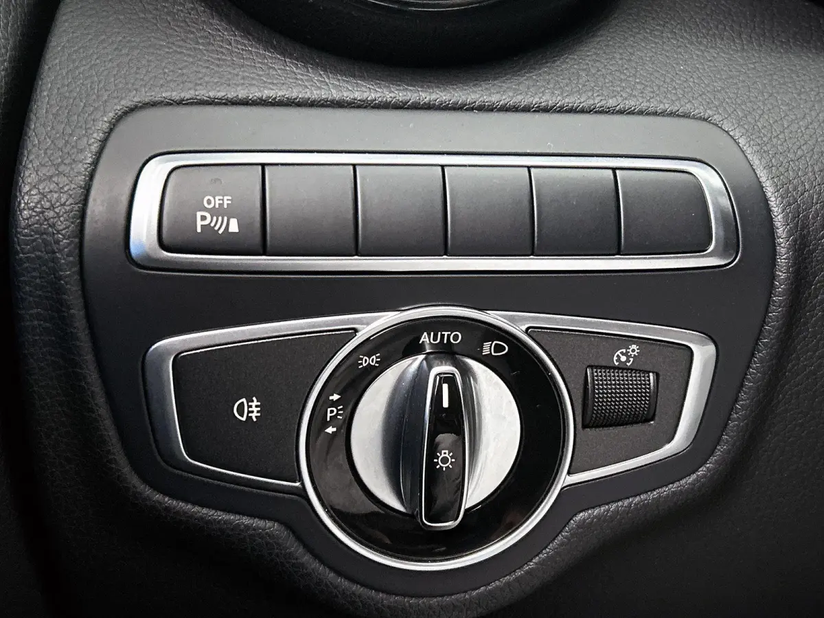 350 e Lease Edition | Sfeerverlichting | Stoelverwarming | Achteruitrijcamera | Parkeersensoren |