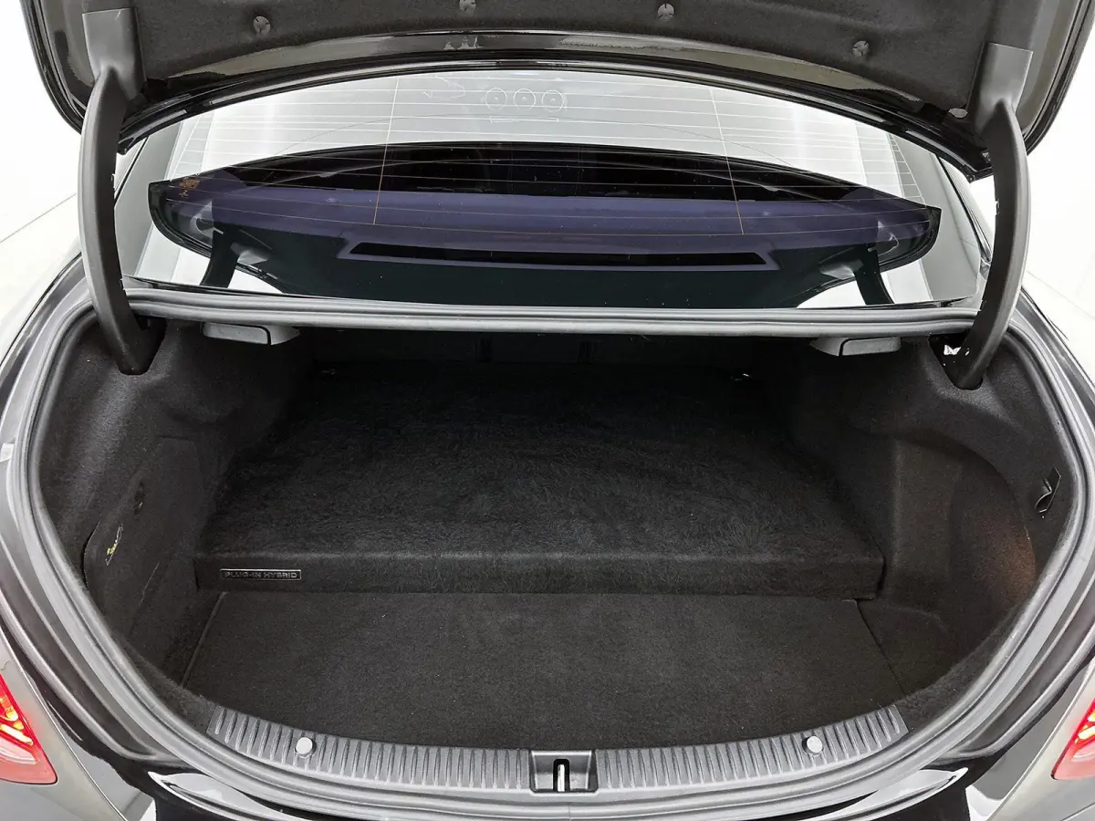 350 e Lease Edition | Sfeerverlichting | Stoelverwarming | Achteruitrijcamera | Parkeersensoren |