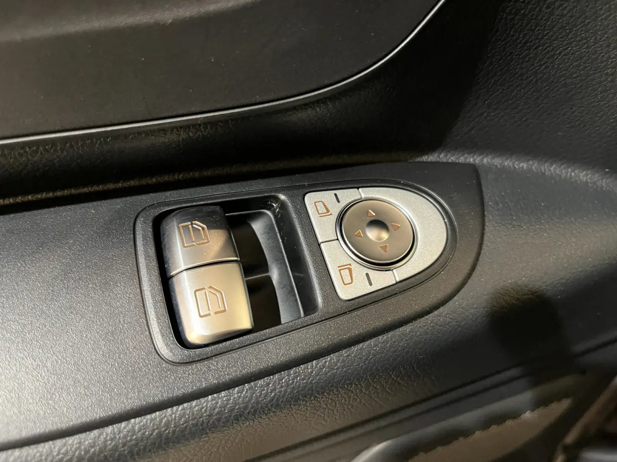 116 CDI Lang RWD Automaat / Euro 6 / Airco / CarPlay / Camera / Cruise Control  / Trekhaak / 3.800 KM !!!