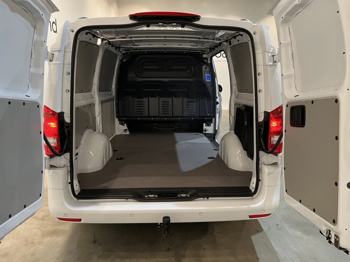 116 CDI Lang RWD Automaat / Euro 6 / Airco / CarPlay / Camera / Cruise Control  / Trekhaak / 3.800 KM !!!