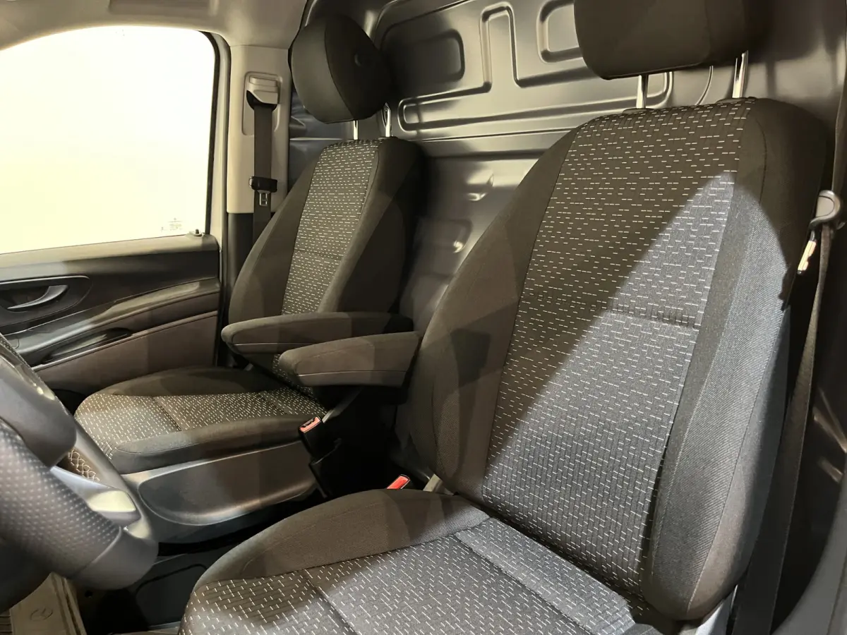116 CDI Lang RWD Automaat / Euro 6 / Airco / CarPlay / Camera / Cruise Control  / Trekhaak / 3.800 KM !!!