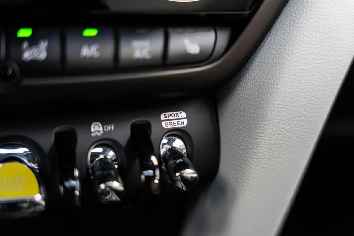 1.5 Cooper ALL4 Panoramadak Carplay
