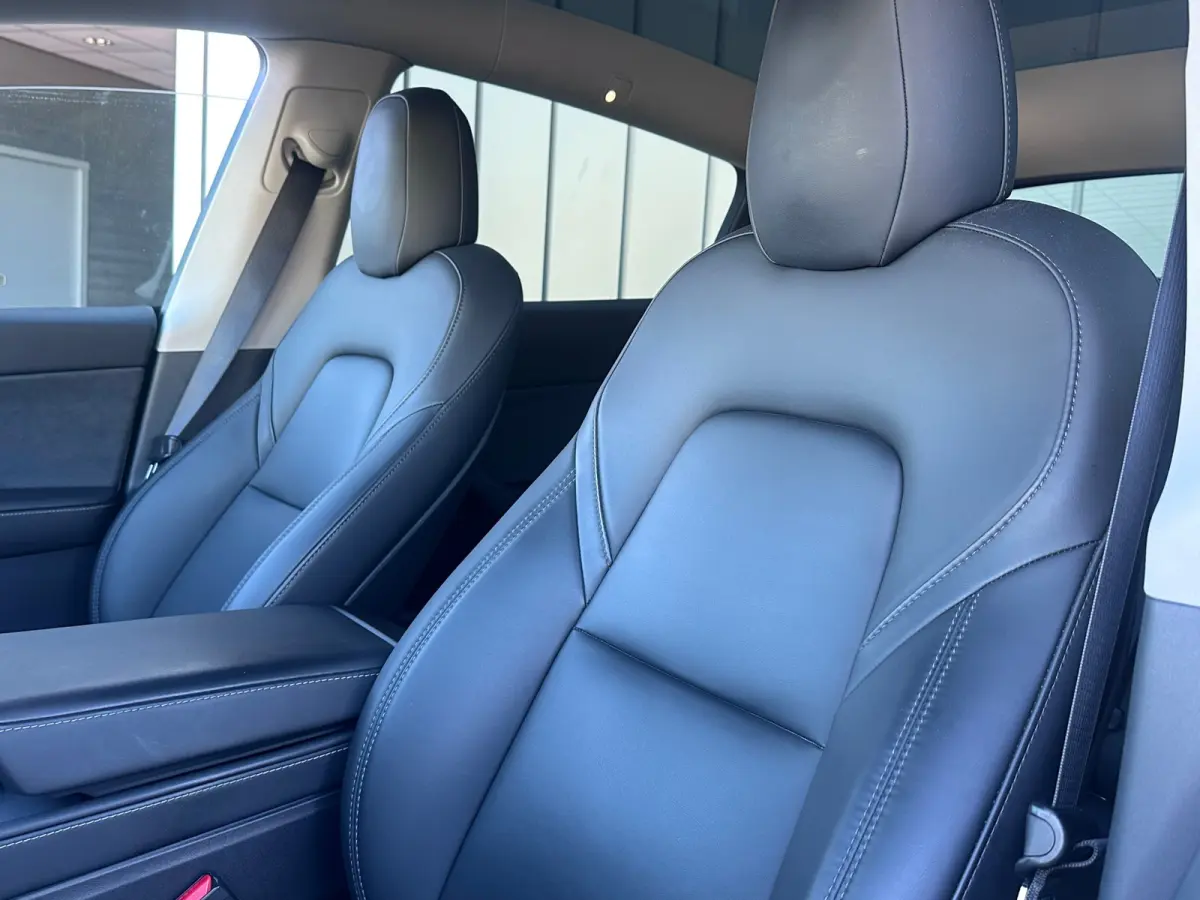 Long Range AWD 75 kWh Trekhaak SOH 89% DEALER OND 1 EIG