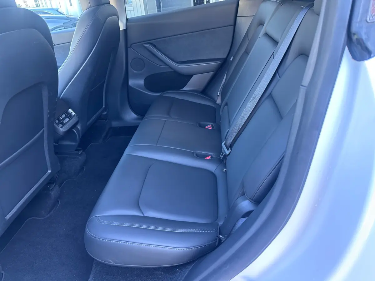 Long Range AWD 75 kWh Trekhaak SOH 89% DEALER OND 1 EIG