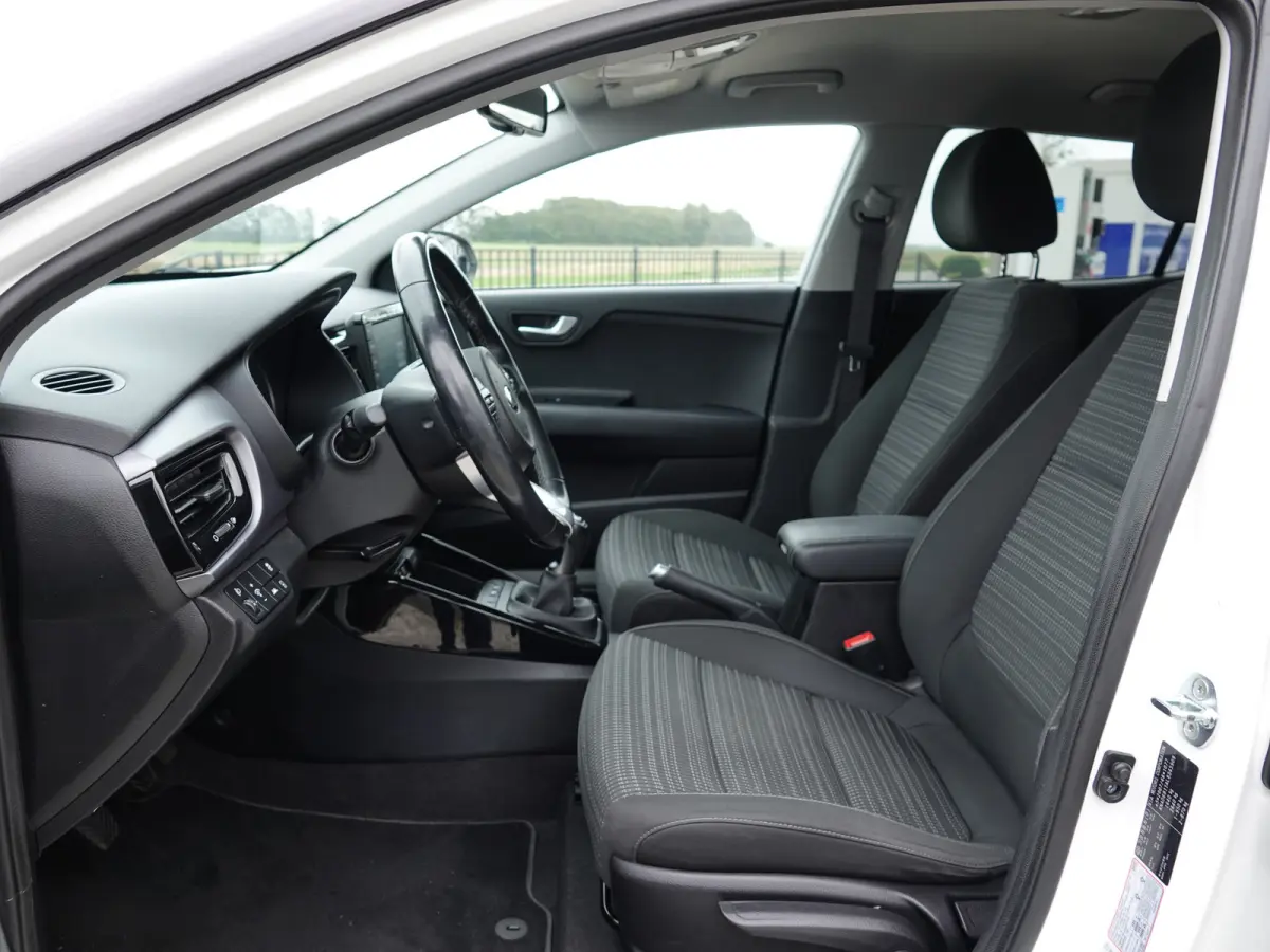 1.0 T-GDi 100PK DynamicPlusLine TWO-TONE | KEYLESS | NAVI | LMV | CRUISE