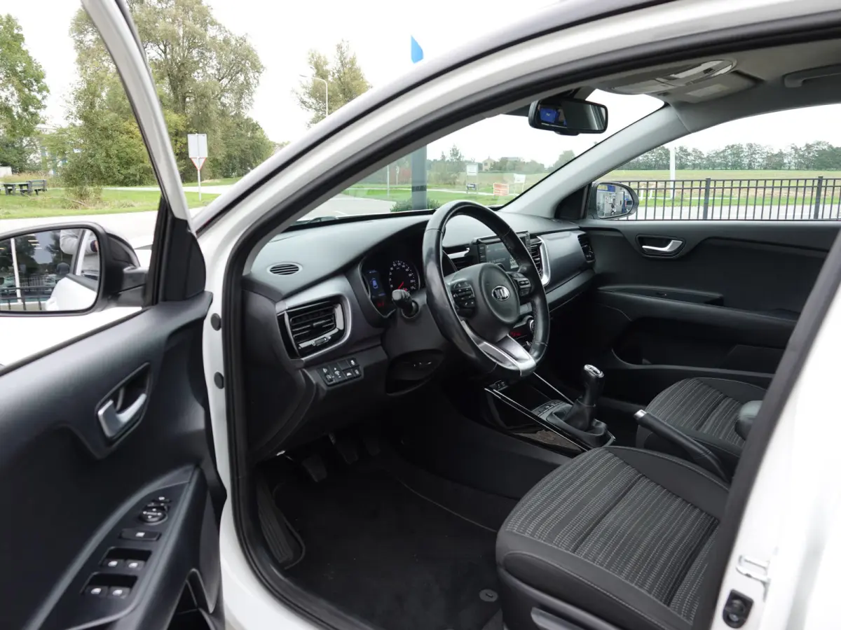 1.0 T-GDi 100PK DynamicPlusLine TWO-TONE | KEYLESS | NAVI | LMV | CRUISE