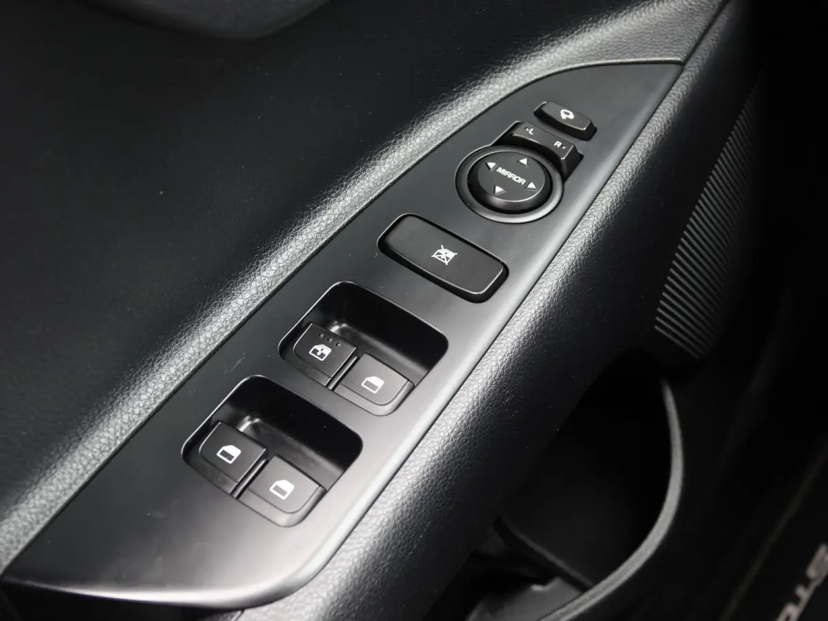 1.0 T-GDi 100PK DynamicPlusLine TWO-TONE | KEYLESS | NAVI | LMV | CRUISE