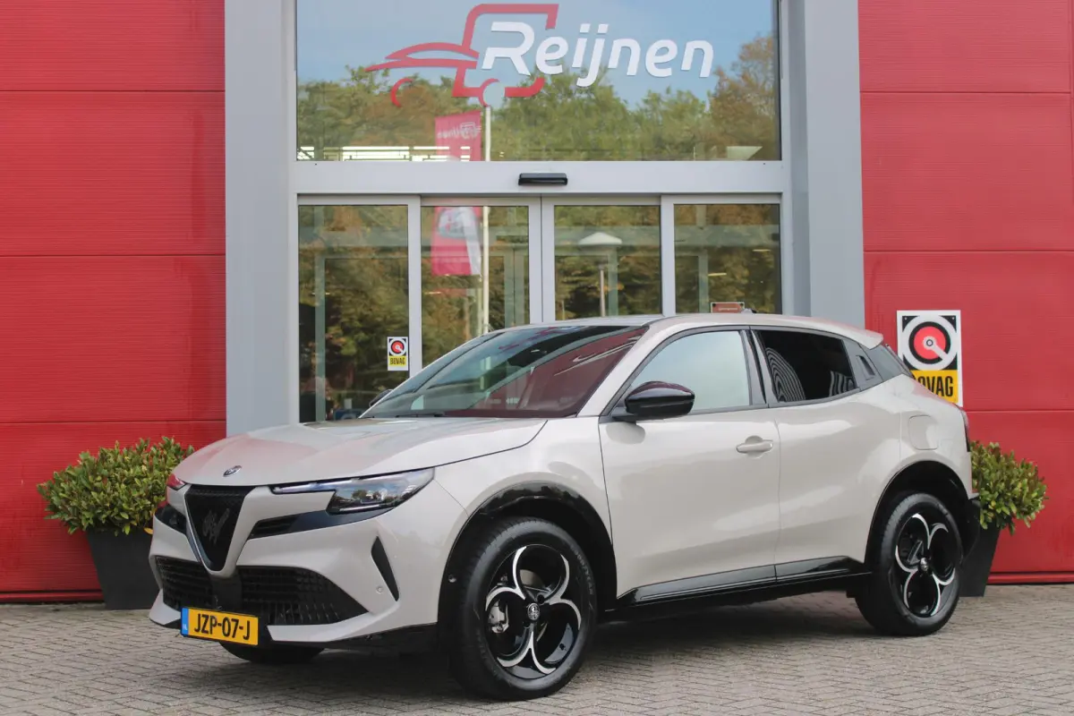 1.2 145PK AUTOMAAT Hybrid IBRIDA TI | TECHNO PACK: (LED MATRIX KOPLAMPEN, DRAADLOZE TELEFOONLADER, DODEHOEK DETECTIE, PARKEERSENSOREN VOOR ACHTER EN ZIJKANT, NAVIGATIE, ELEKTRISCH BEDIENBARE