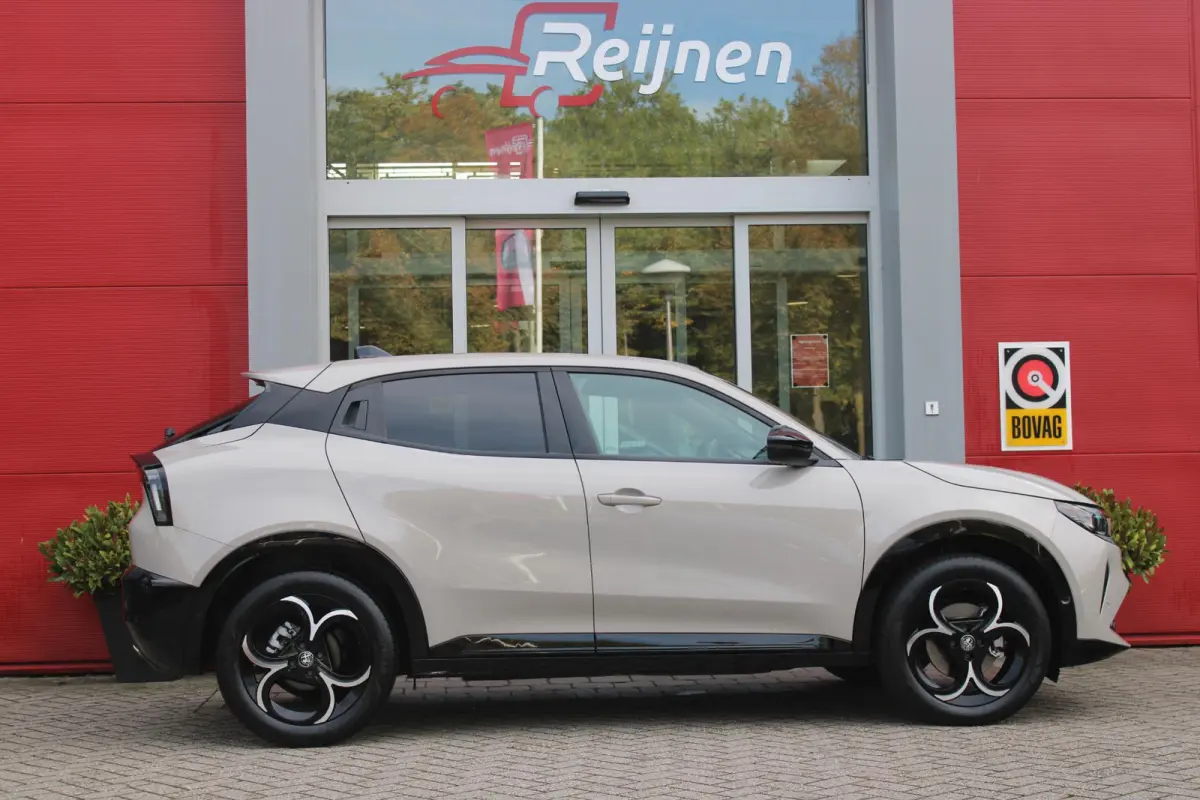 1.2 145PK AUTOMAAT Hybrid IBRIDA TI | TECHNO PACK: (LED MATRIX KOPLAMPEN, DRAADLOZE TELEFOONLADER, DODEHOEK DETECTIE, PARKEERSENSOREN VOOR ACHTER EN ZIJKANT, NAVIGATIE, ELEKTRISCH BEDIENBARE