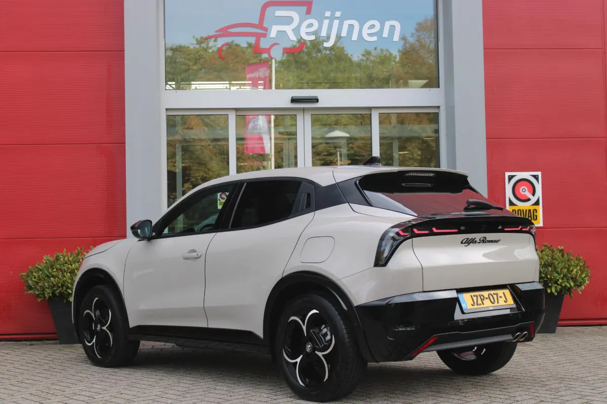 1.2 145PK AUTOMAAT Hybrid IBRIDA TI | TECHNO PACK: (LED MATRIX KOPLAMPEN, DRAADLOZE TELEFOONLADER, DODEHOEK DETECTIE, PARKEERSENSOREN VOOR ACHTER EN ZIJKANT, NAVIGATIE, ELEKTRISCH BEDIENBARE