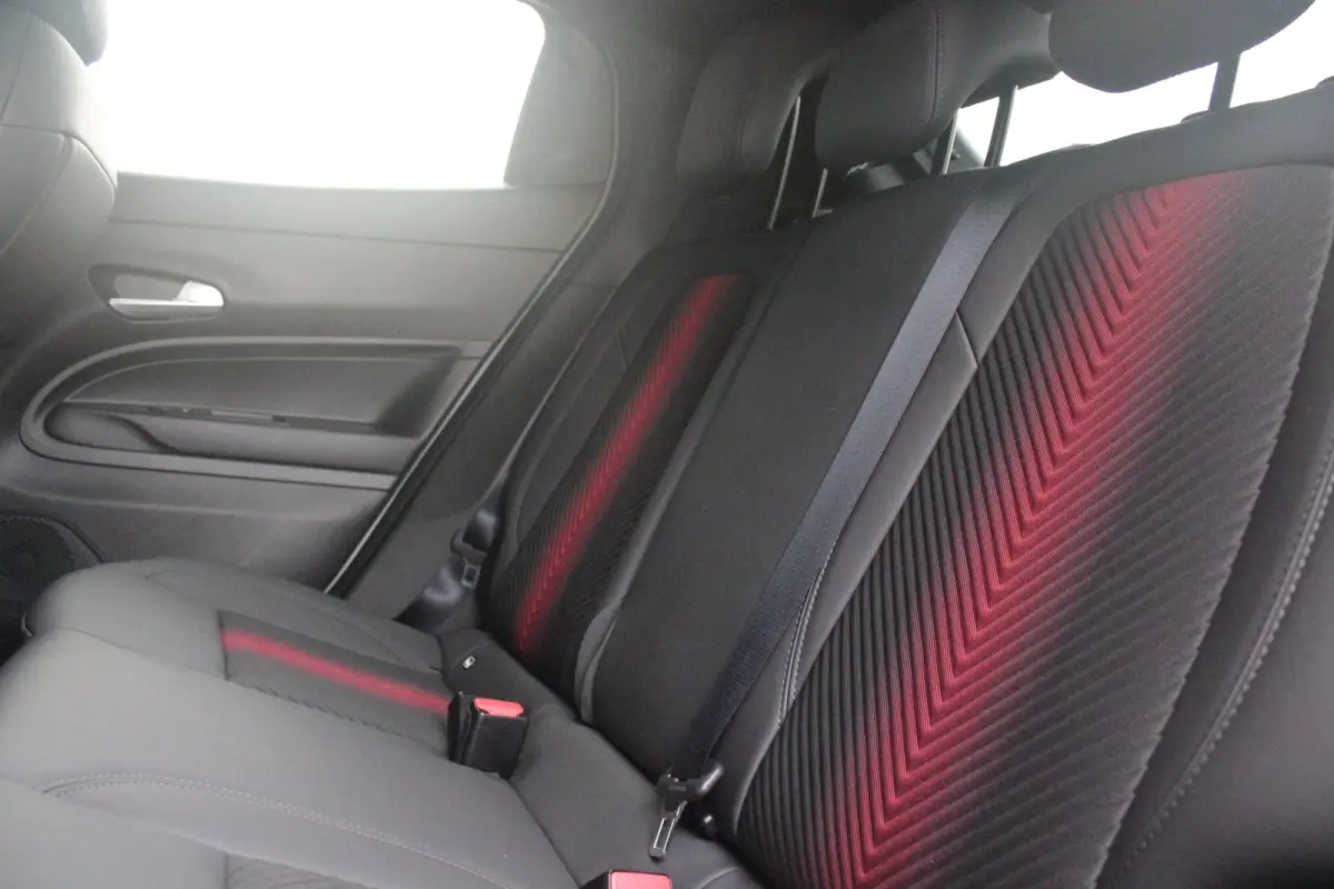 1.2 145PK AUTOMAAT Hybrid IBRIDA TI | TECHNO PACK: (LED MATRIX KOPLAMPEN, DRAADLOZE TELEFOONLADER, DODEHOEK DETECTIE, PARKEERSENSOREN VOOR ACHTER EN ZIJKANT, NAVIGATIE, ELEKTRISCH BEDIENBARE