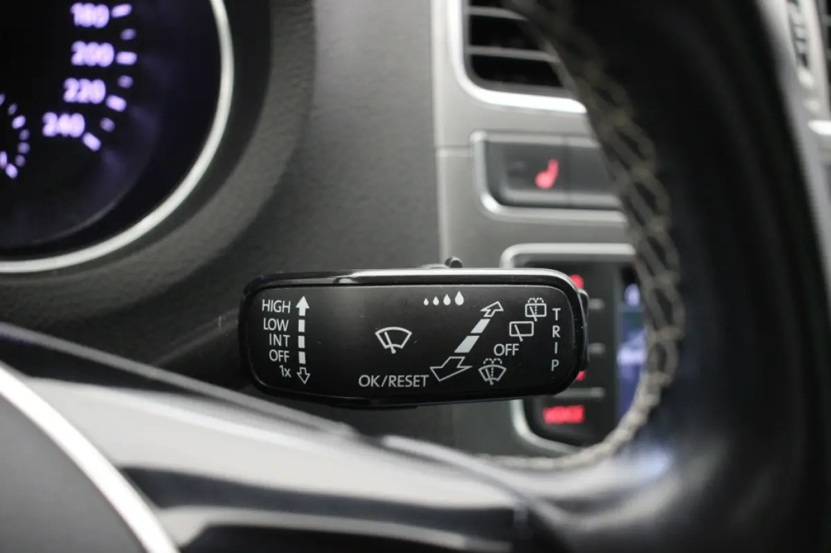 1.0 Style Connected Series - Navi, Clima, Stoelverw. Cruise