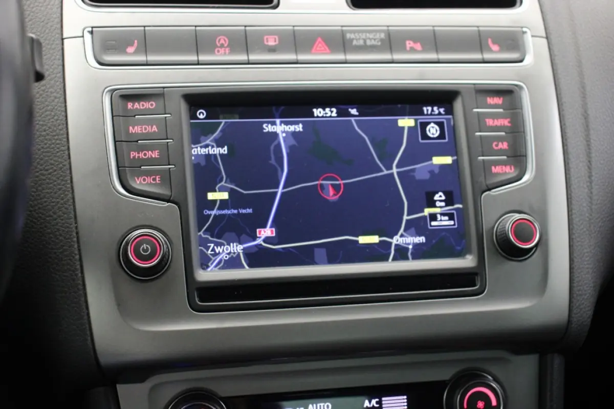 1.0 Style Connected Series - Navi, Clima, Stoelverw. Cruise