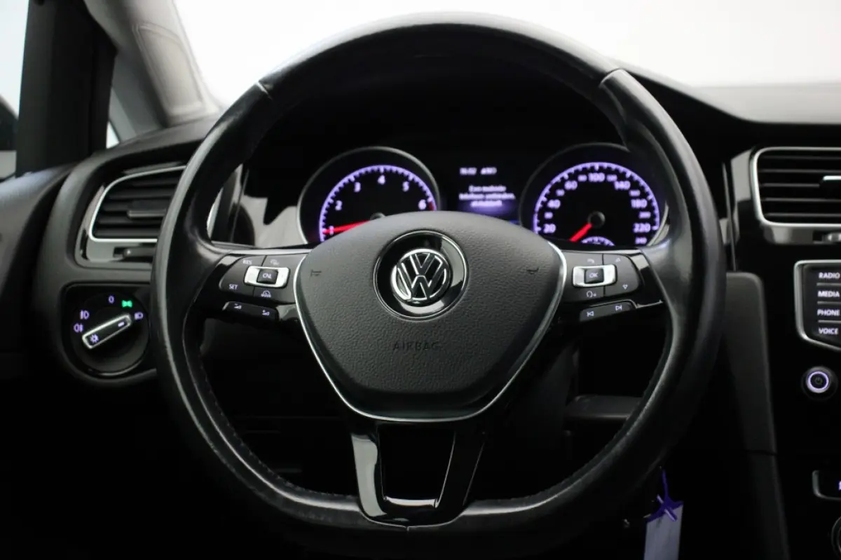 1.2 TSI R-Line - Navi, Clima, Stoelverw. Cruise