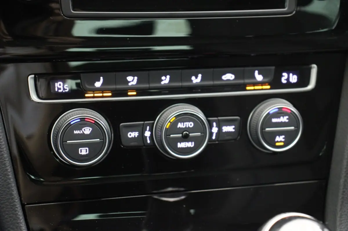 1.2 TSI R-Line - Navi, Clima, Stoelverw. Cruise