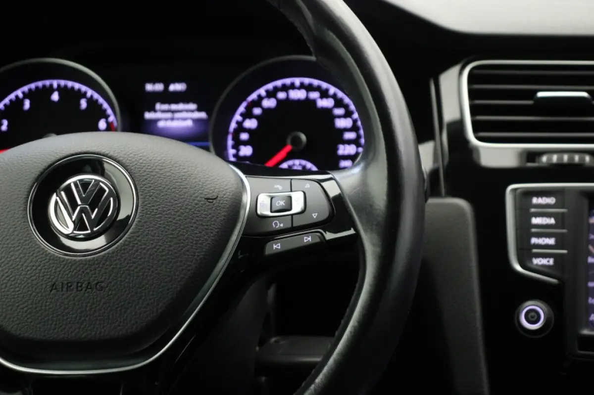 1.2 TSI R-Line - Navi, Clima, Stoelverw. Cruise