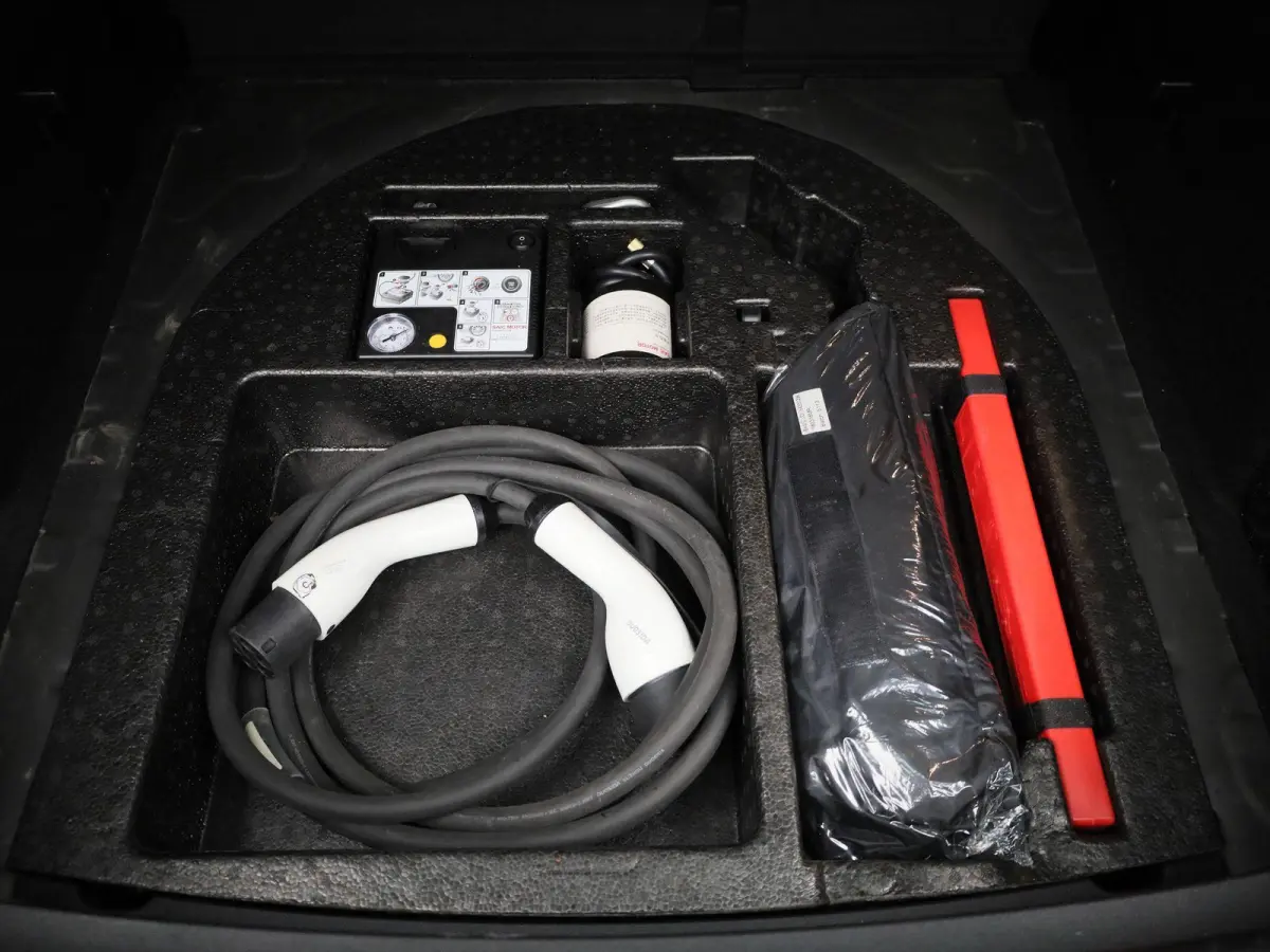 MG EV Long Range Luxury 70 kWh