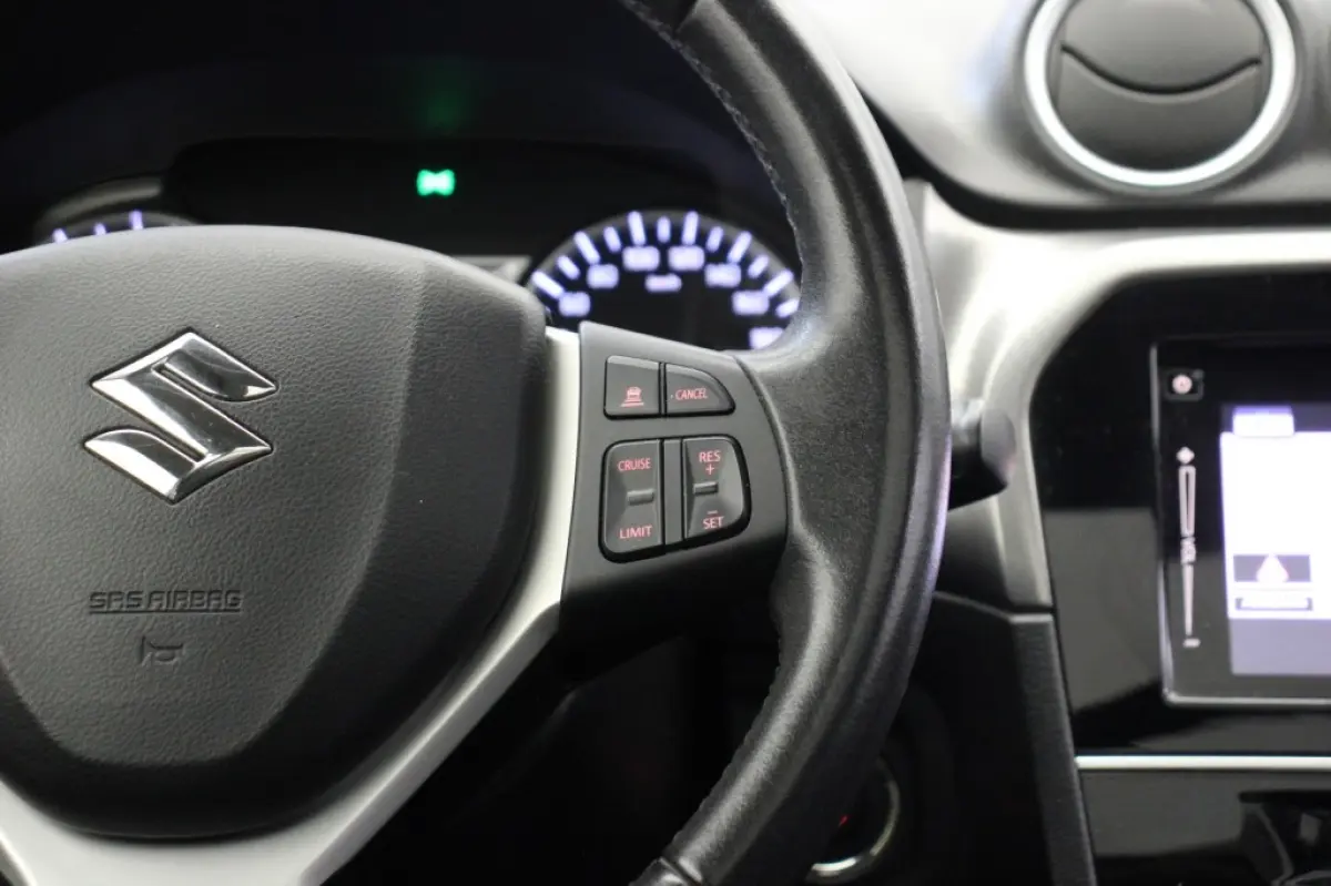 1.6 High Executive - Panorama, Carplay, Camera, Adapt. Cruise, Clima, Stoelverw.
