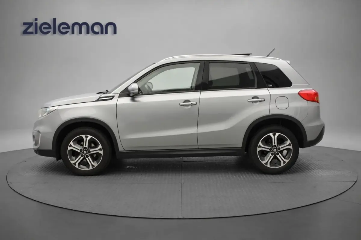 1.6 High Executive - Panorama, Carplay, Camera, Adapt. Cruise, Clima, Stoelverw.
