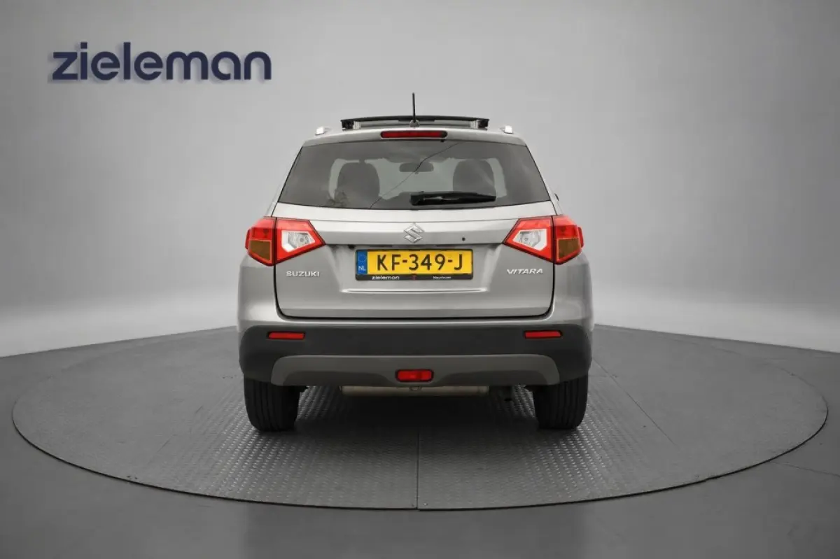 1.6 High Executive - Panorama, Carplay, Camera, Adapt. Cruise, Clima, Stoelverw.