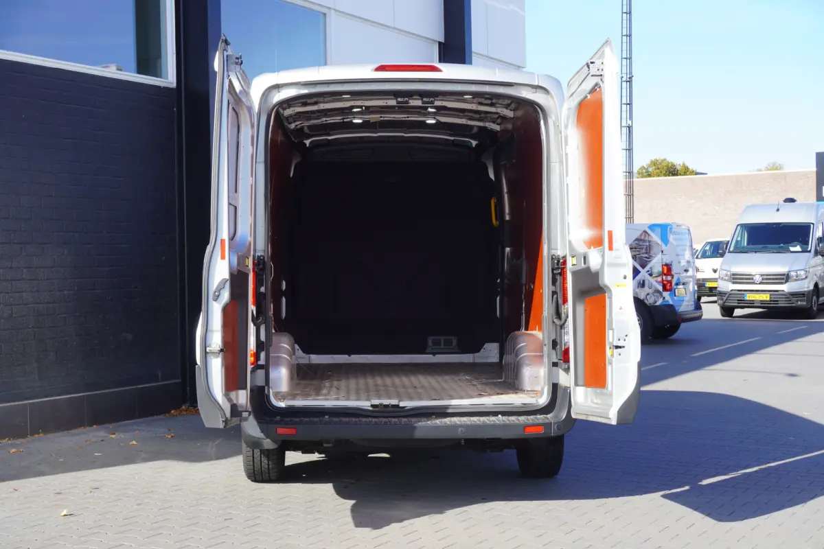 2.0 TDCI 130PK L2H2 MHEV EURO 6 - Airco - Navi - Cruise - €14.950,- Excl.