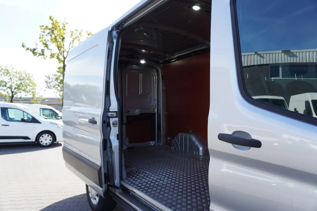 2.0 TDCI 130PK L2H2 MHEV EURO 6 - Airco - Navi - Cruise - €14.950,- Excl.
