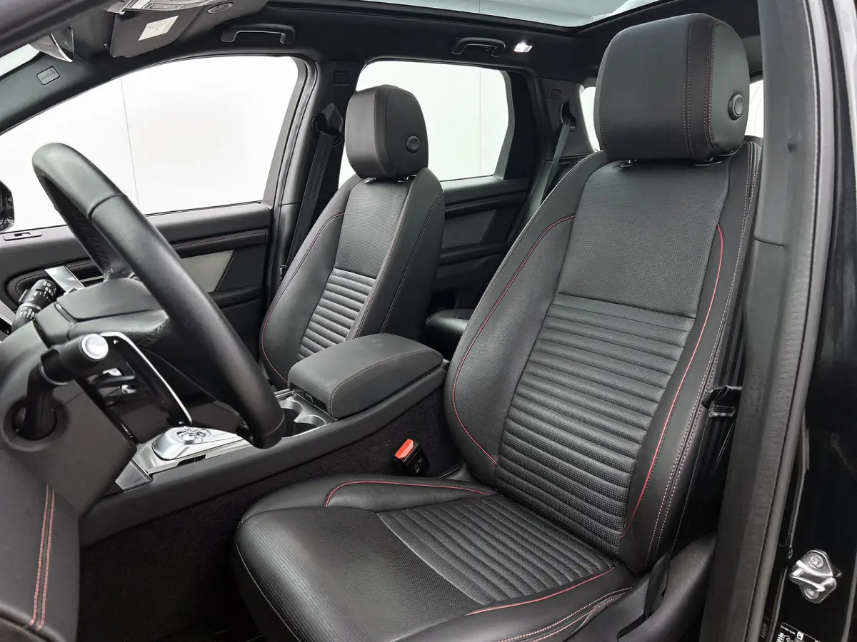P300e Hybride R-Dynamic SE / Panoramadak /  Leder / Interactive Driver Display / Navi / Cruise-ctr. / Apk nieuw