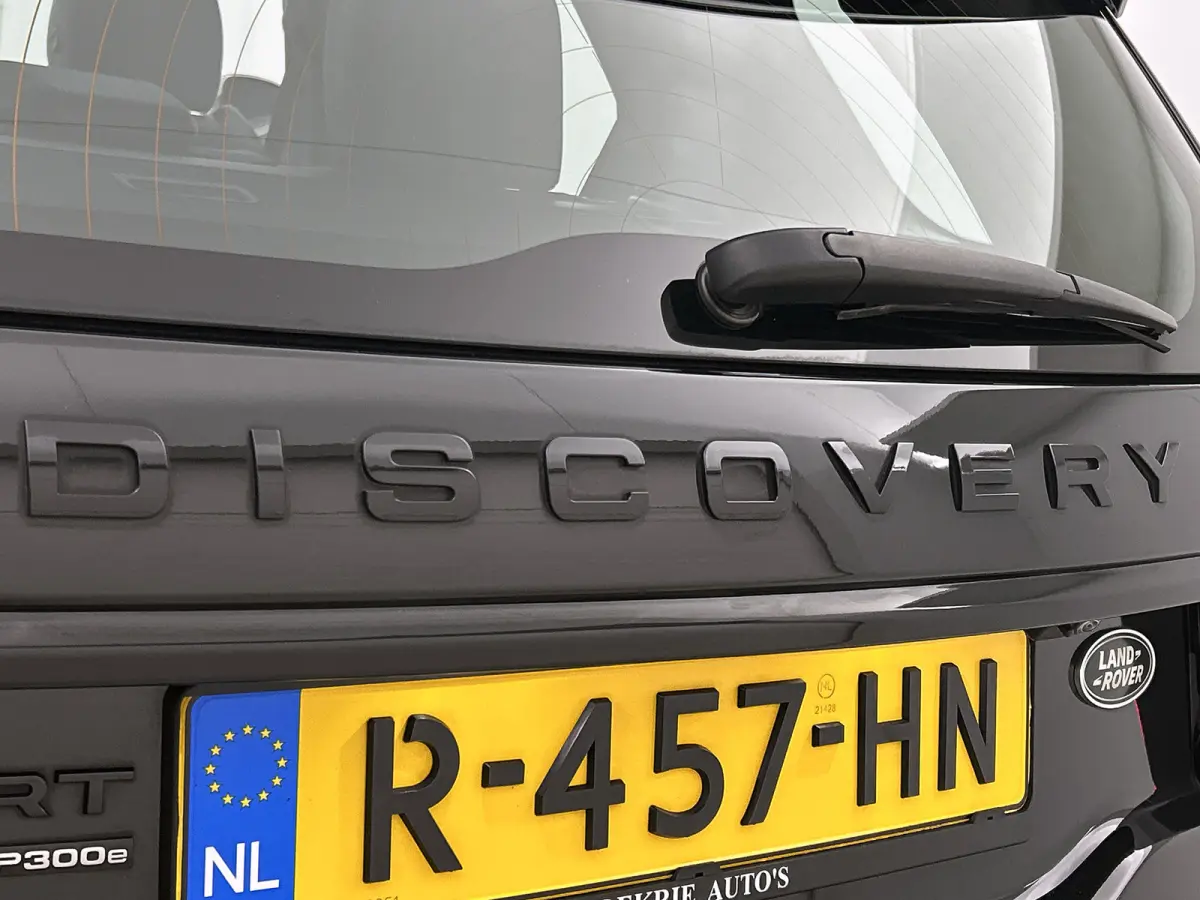 P300e Hybride R-Dynamic SE / Panoramadak /  Leder / Interactive Driver Display / Navi / Cruise-ctr. / Apk nieuw