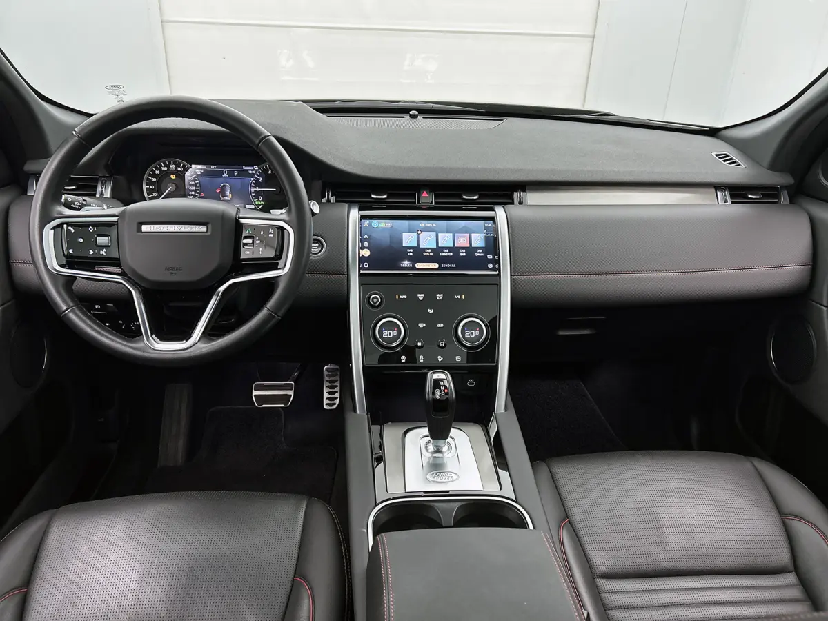 P300e Hybride R-Dynamic SE / Panoramadak /  Leder / Interactive Driver Display / Navi / Cruise-ctr. / Apk nieuw