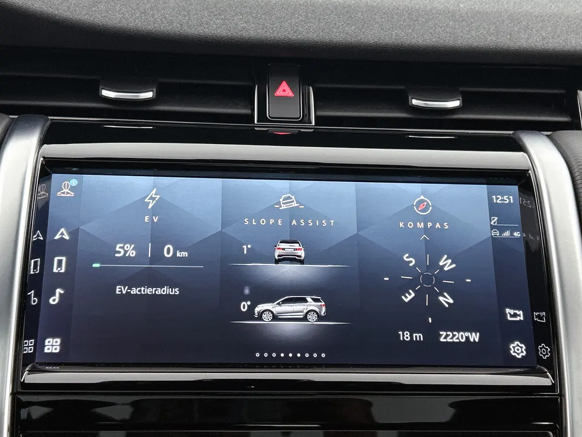 P300e Hybride R-Dynamic SE / Panoramadak /  Leder / Interactive Driver Display / Navi / Cruise-ctr. / Apk nieuw