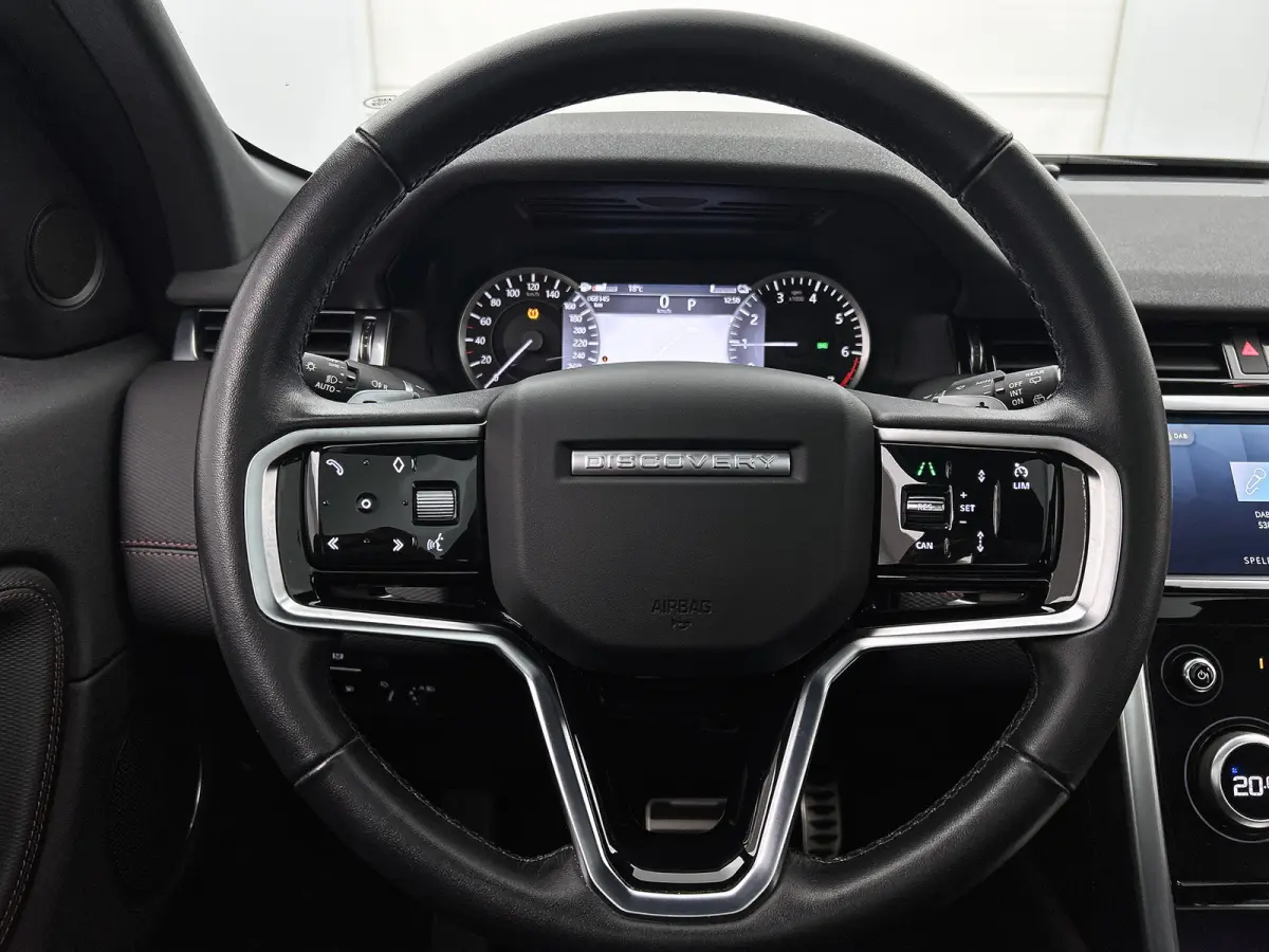 P300e Hybride R-Dynamic SE / Panoramadak /  Leder / Interactive Driver Display / Navi / Cruise-ctr. / Apk nieuw