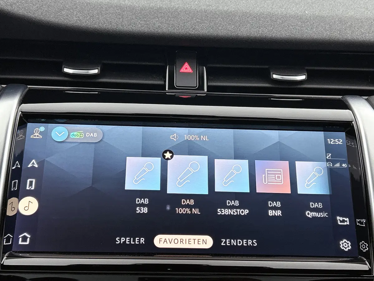 P300e Hybride R-Dynamic SE / Panoramadak /  Leder / Interactive Driver Display / Navi / Cruise-ctr. / Apk nieuw