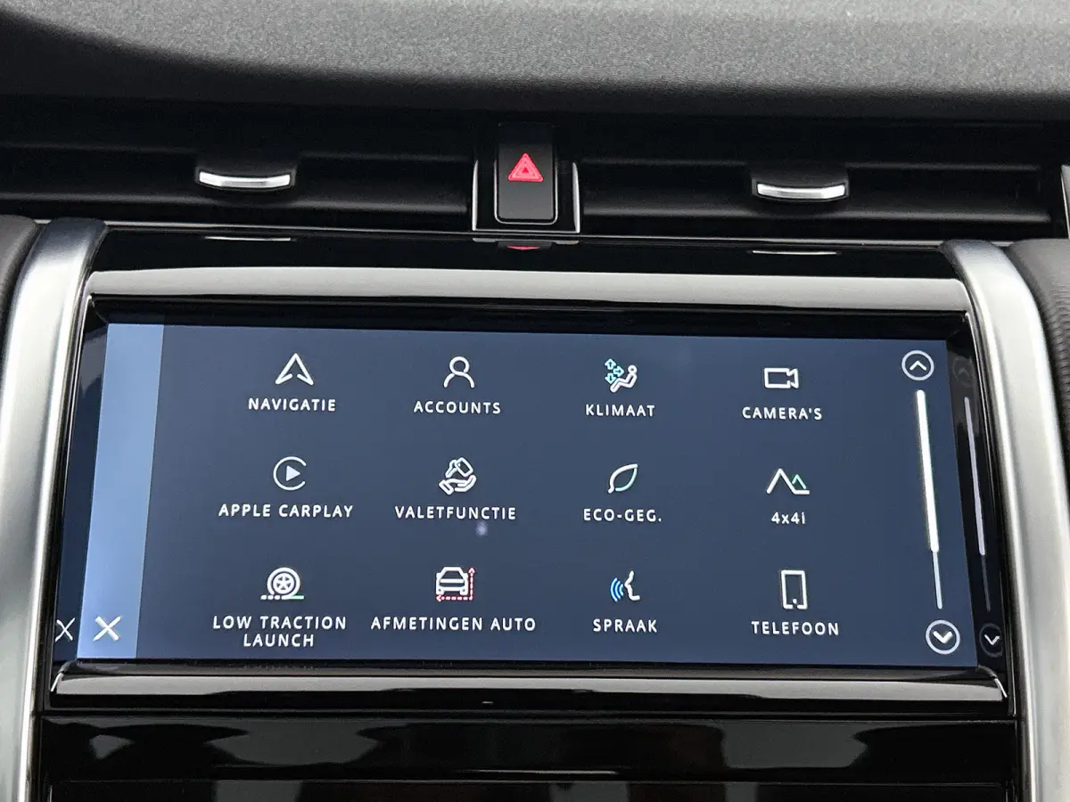 P300e Hybride R-Dynamic SE / Panoramadak /  Leder / Interactive Driver Display / Navi / Cruise-ctr. / Apk nieuw
