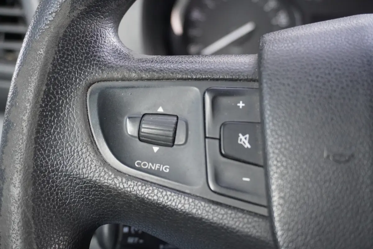 1.5 BlueHDI L2 EURO 6 - Airco - Navi - Cruise - €9.950,- Excl.