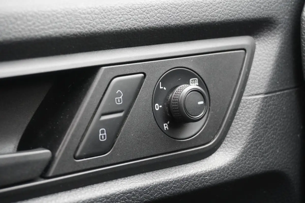 2.0 TDI Maxi Automaat EURO 6 Airco - PDC - Cruise - €12.950,- Excl.