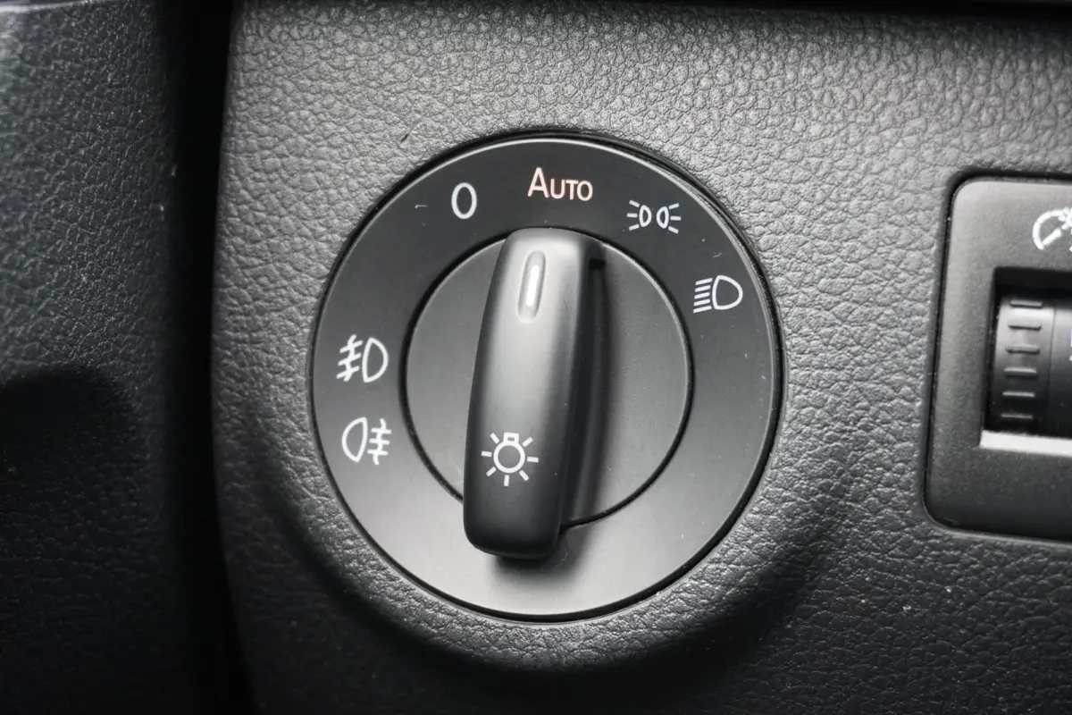 2.0 TDI Maxi Automaat EURO 6 Airco - PDC - Cruise - €12.950,- Excl.