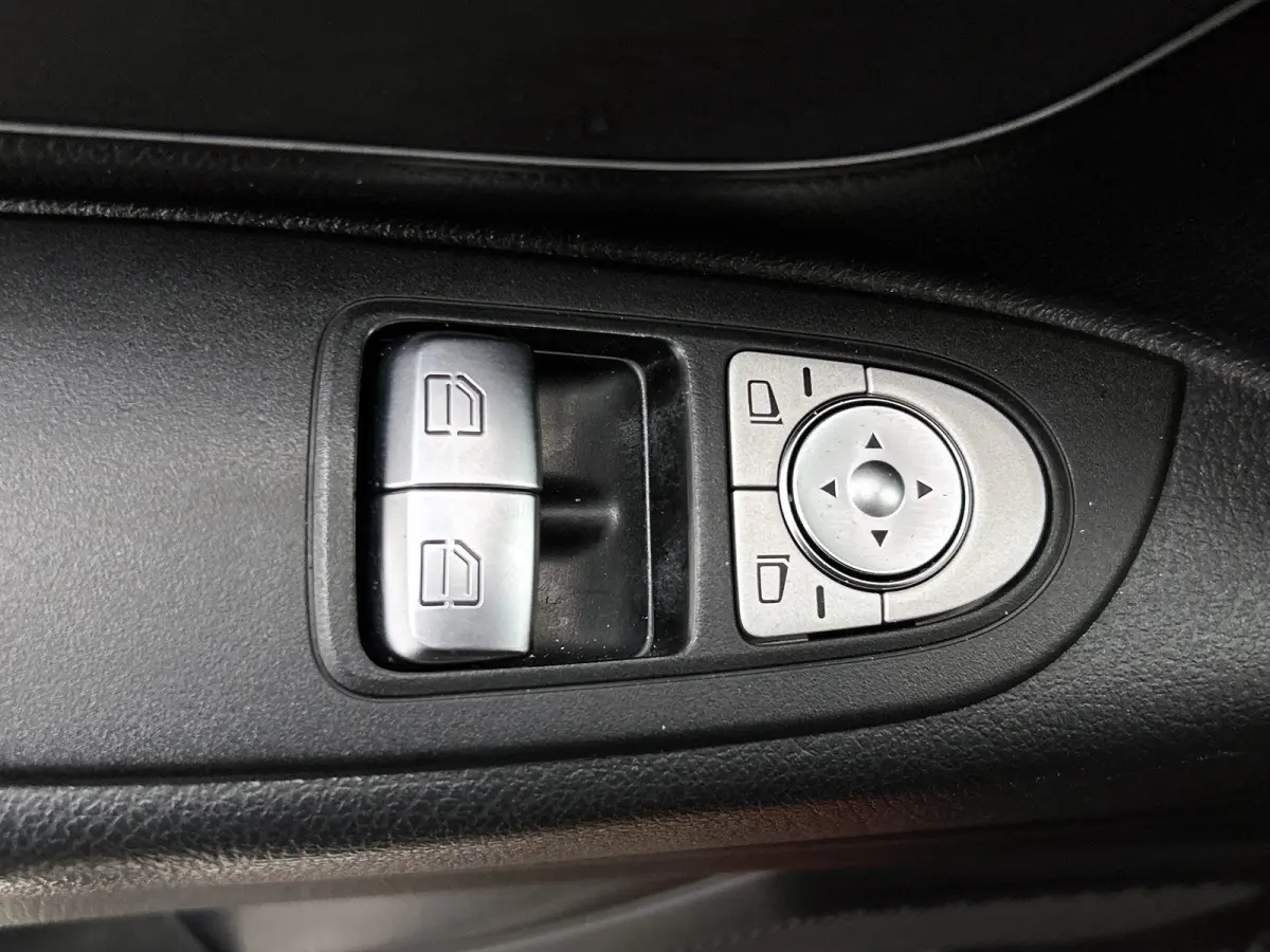 114 CDI 136PK Automaat Euro 6 / 2x Schuifdeur / Airco / Pdc+Camera / Cruise-ctr. / Trekhaak / Apk nieuw