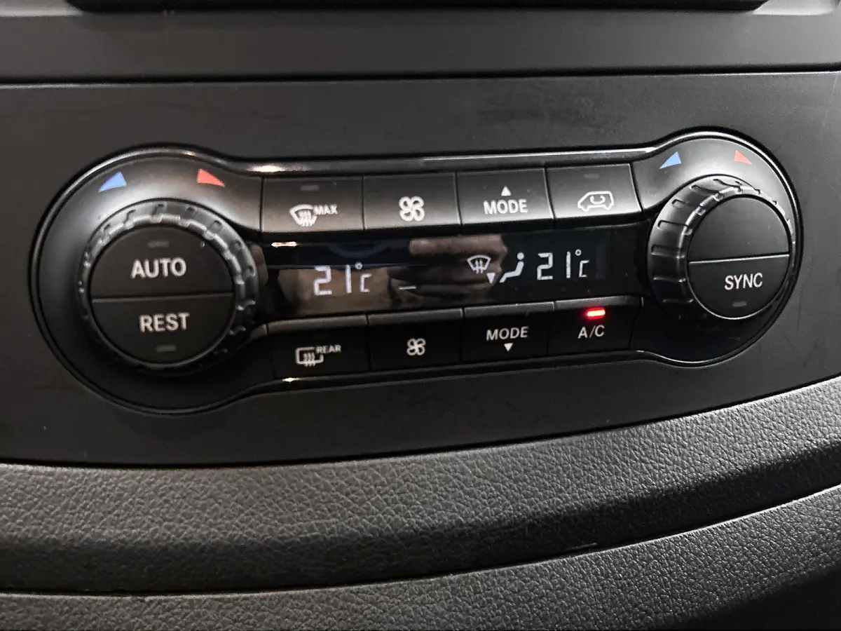 114 CDI 136PK Automaat Euro 6 / 2x Schuifdeur / Airco / Pdc+Camera / Cruise-ctr. / Trekhaak / Apk nieuw