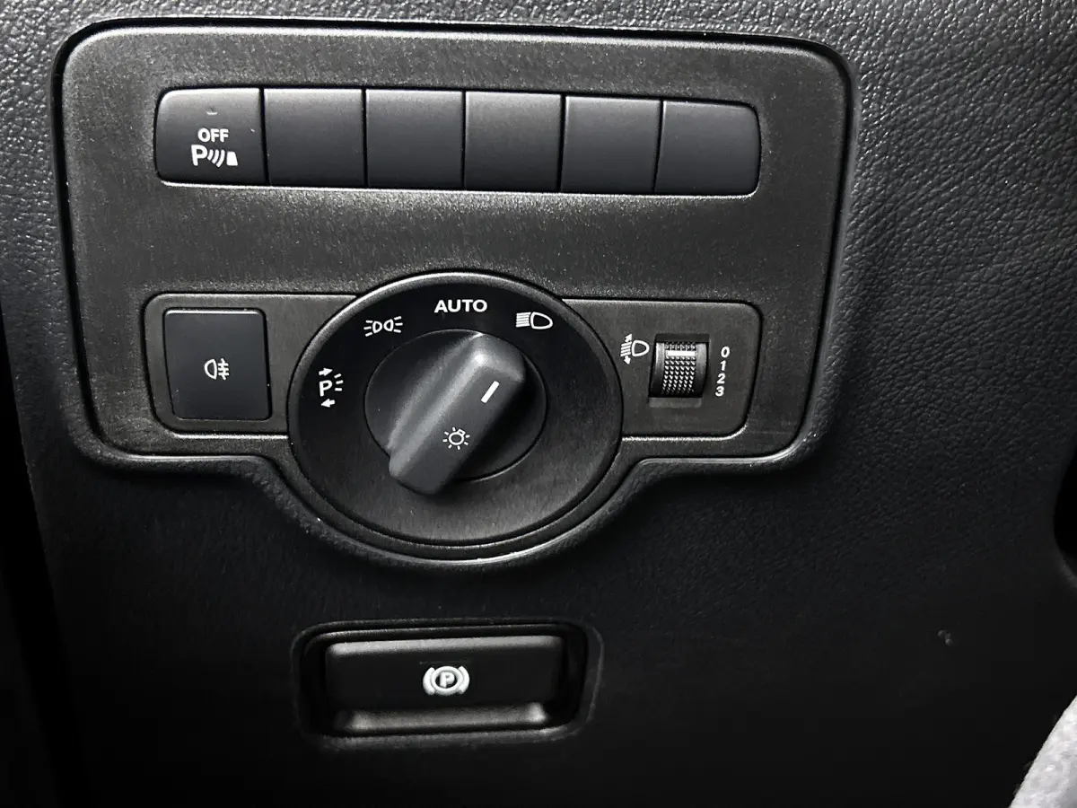 114 CDI 136PK Automaat Euro 6 / 2x Schuifdeur / Airco / Pdc+Camera / Cruise-ctr. / Trekhaak / Apk nieuw