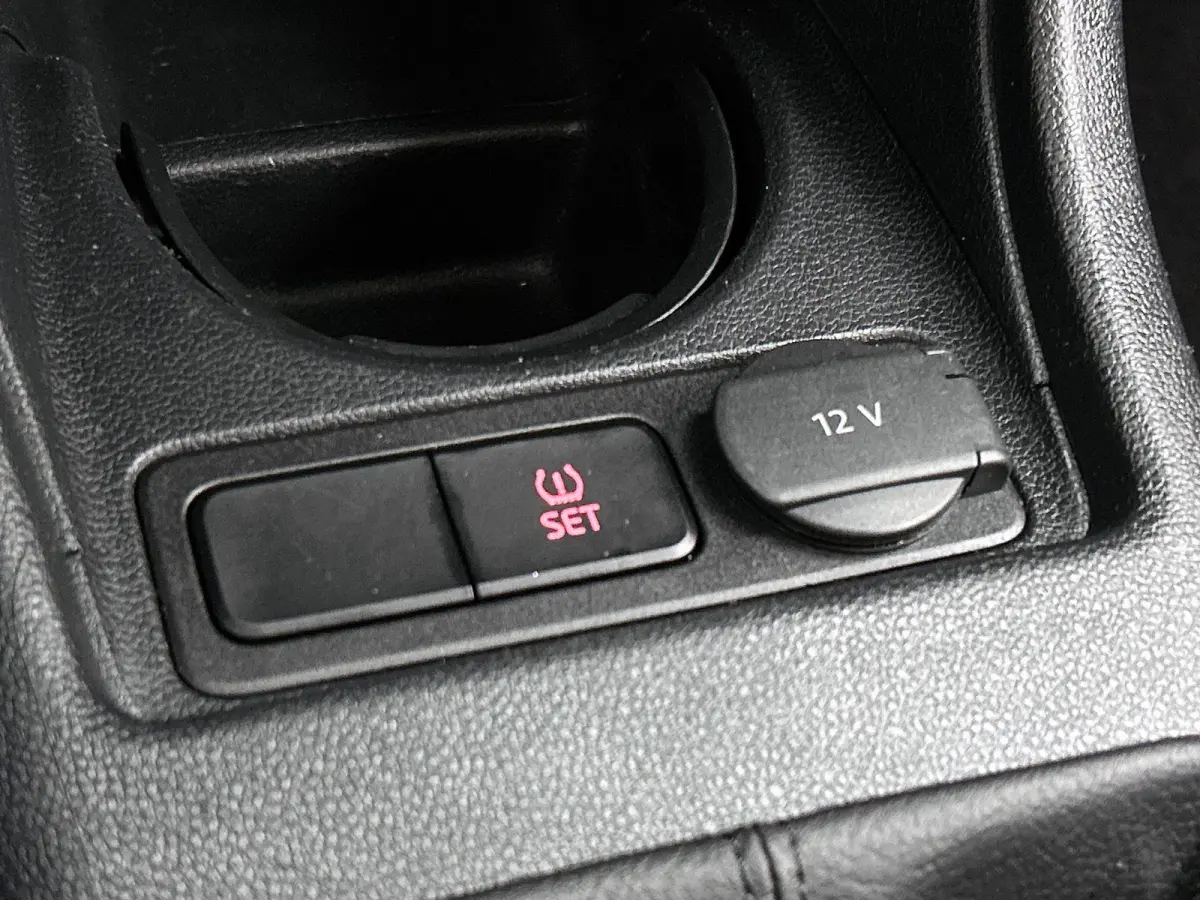 Up! 1.0 65 PK| Origineel Nederlands | Dealeronderhouden | Airco | Bluetooth | 5 Deurs | All-seasonbanden |