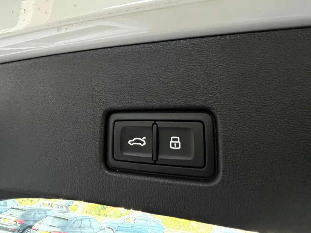 40 Edition 77 kWh Camera, Carplay, Lm..