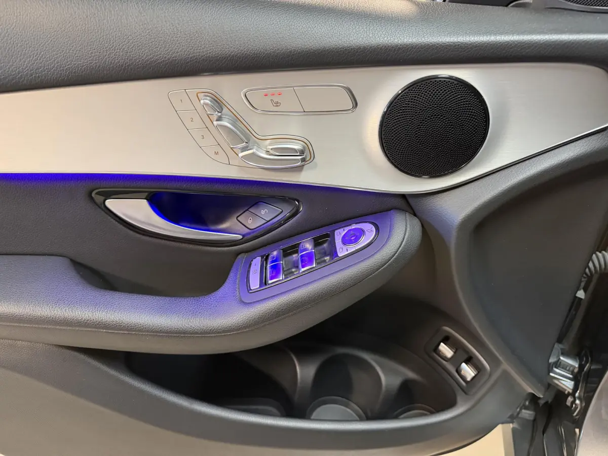 4MATIC 18"/SOH 87%/Trekhaak/Leder + memory/Stoelverwarming/Matrix LED/Dodehoek/360 camera/Apple Carplay & Android Auto